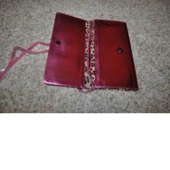 Leopard Clutch Handbag Purse Nicki Minaj Animal Print Foldover Fx Leather Strap - Picture 4 of 6